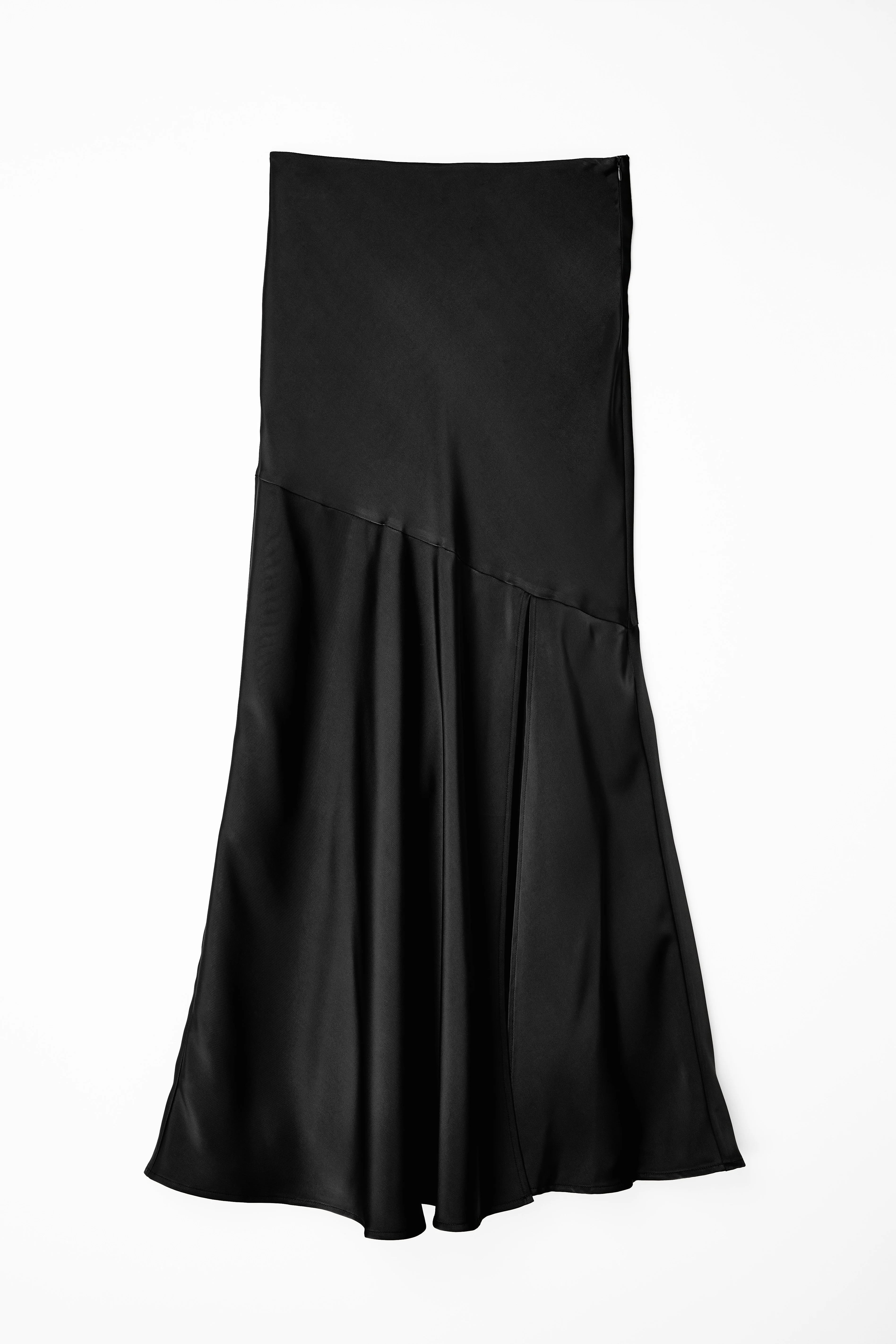 Asymmetrischer Satin-Maxirock mit Nahtdetails