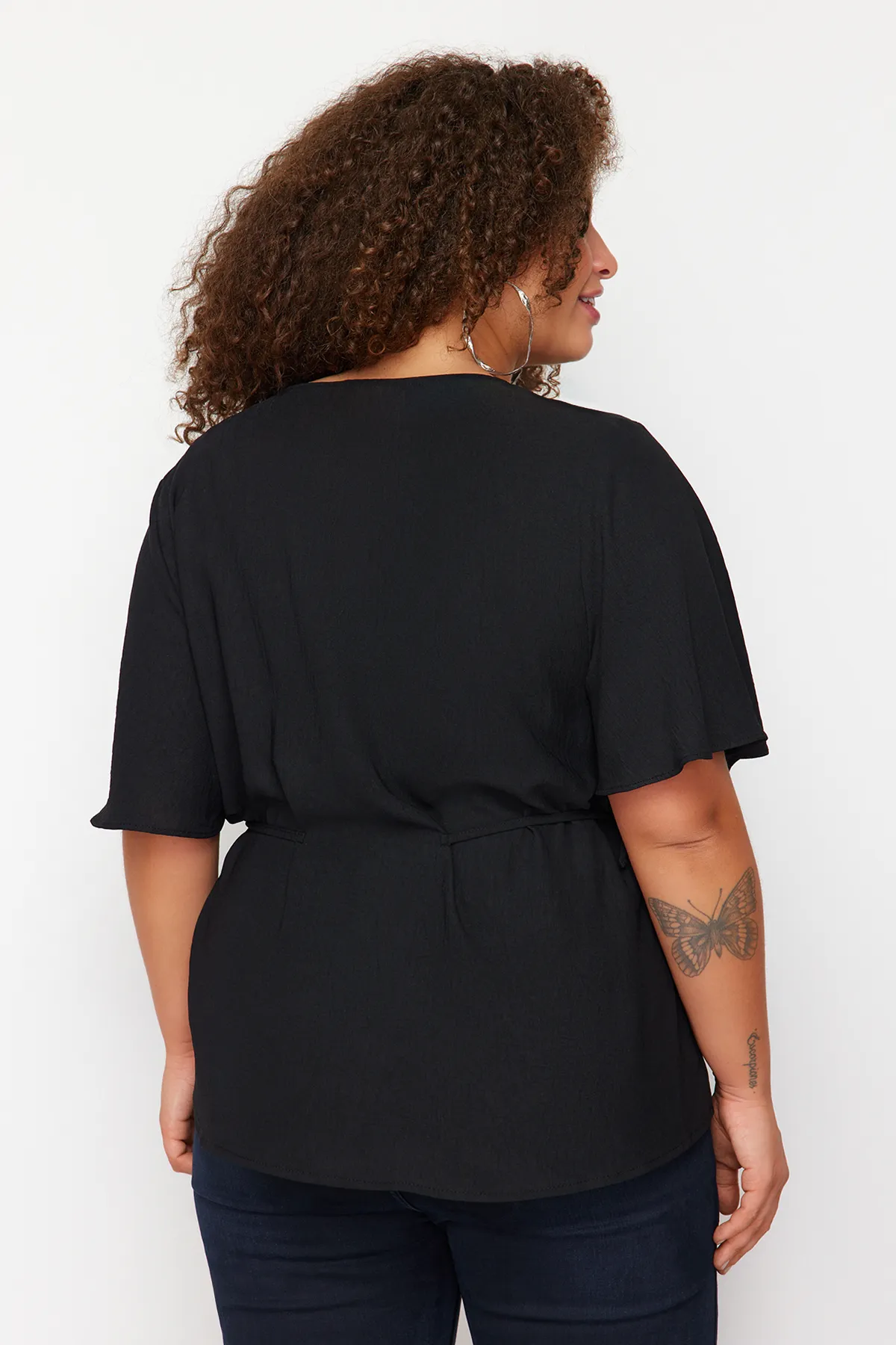 Trendyol Curve  Schwarze gewebte Bluse zum Binden mit V-Ausschnitt TBBSS22BZ0753