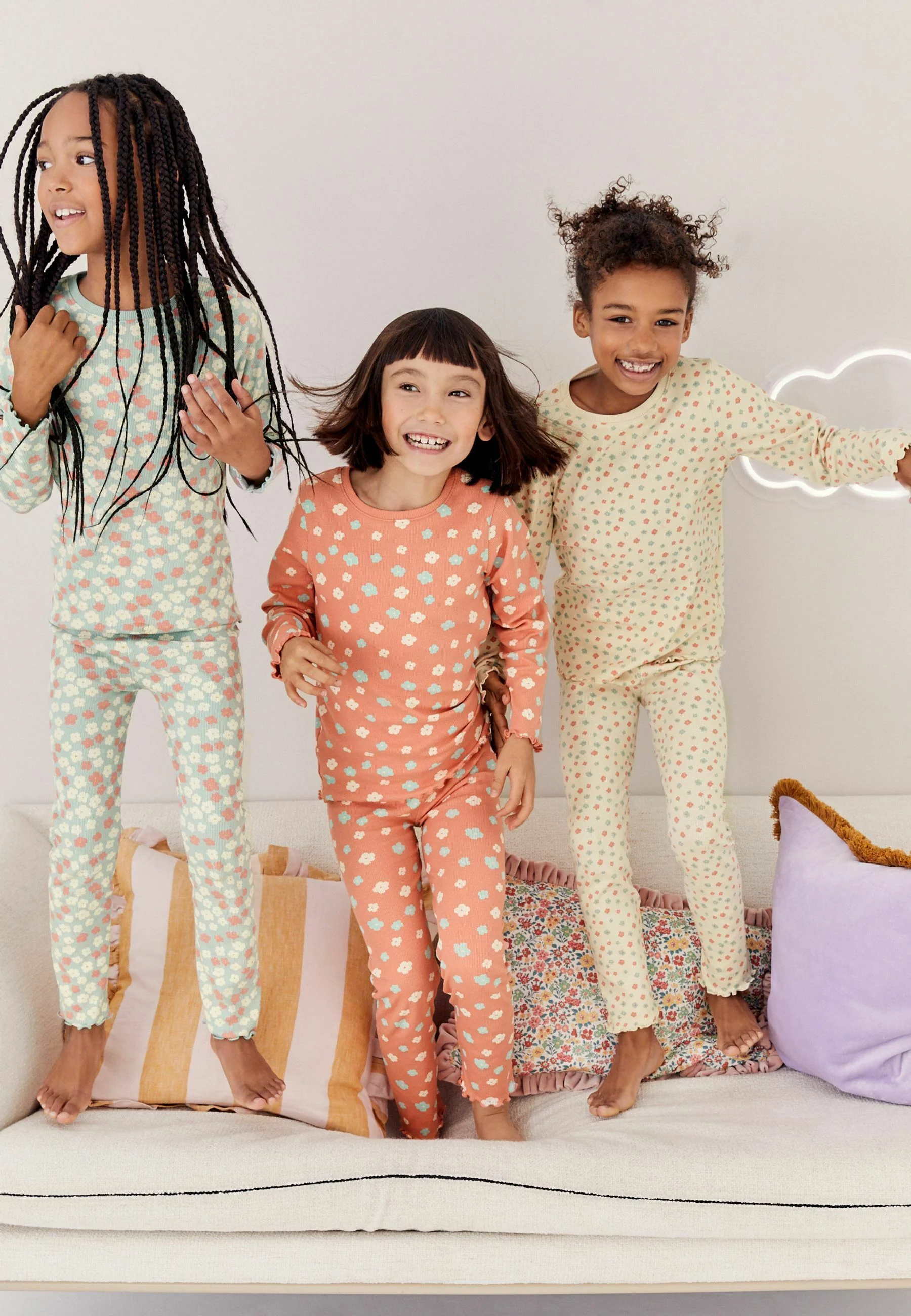 Siguiente PAQUETE DE 3 PIJAMAS FLORALES DE AJUSTE REGULAR