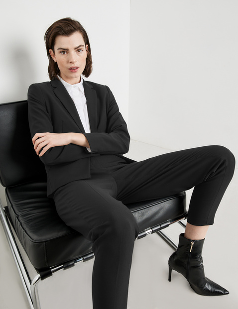 Klassischer Blazer aus knitterarmer Qualität