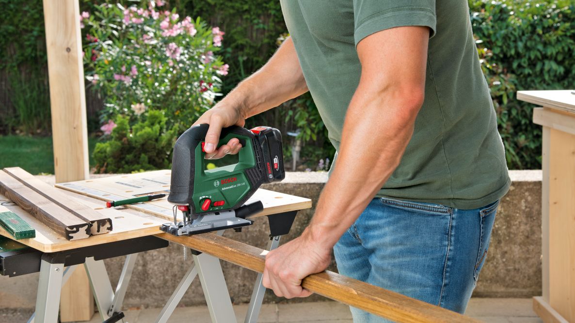 Bosch Green 0603013002 AdvancedSaw 18V-140 Akku-Stichsäge (ohne Akku und Ladegerät) im Koffer