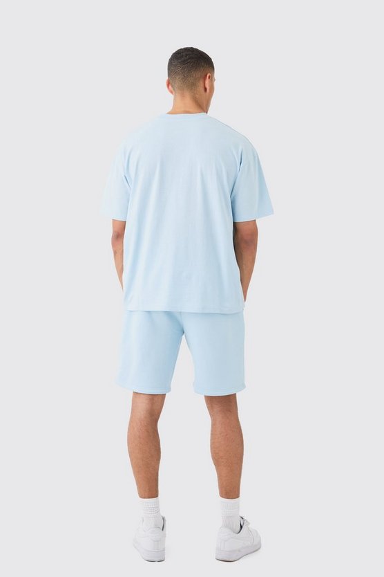 Oversize Man T-Shirt & lockere Shorts