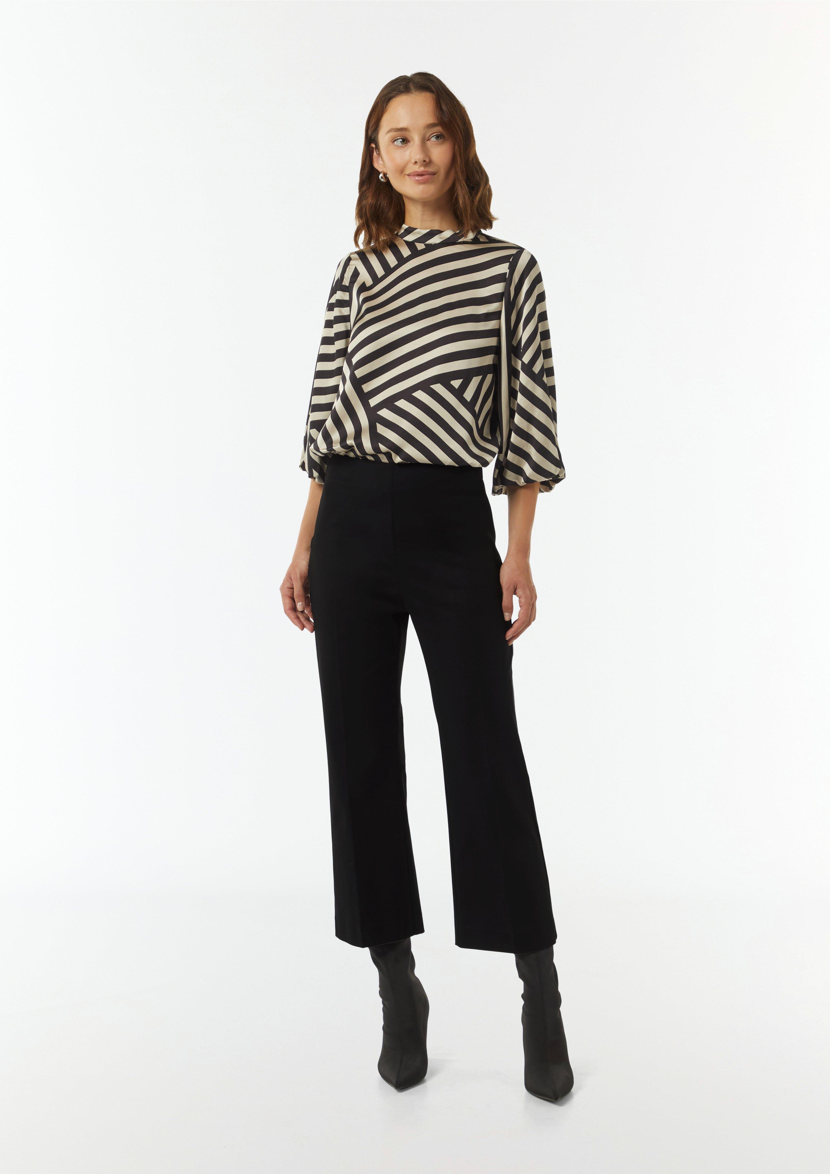 Verkürzte Flared-Leg-Hose aus Baumwollstretch - schwarz