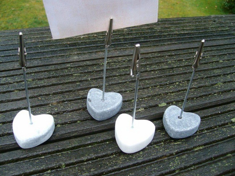Deko-Impression Krokodilklemme 4er Set Kartenhalter Zettelhalter Klemmhalter Herzfuß aus Stein, 4-tlg.