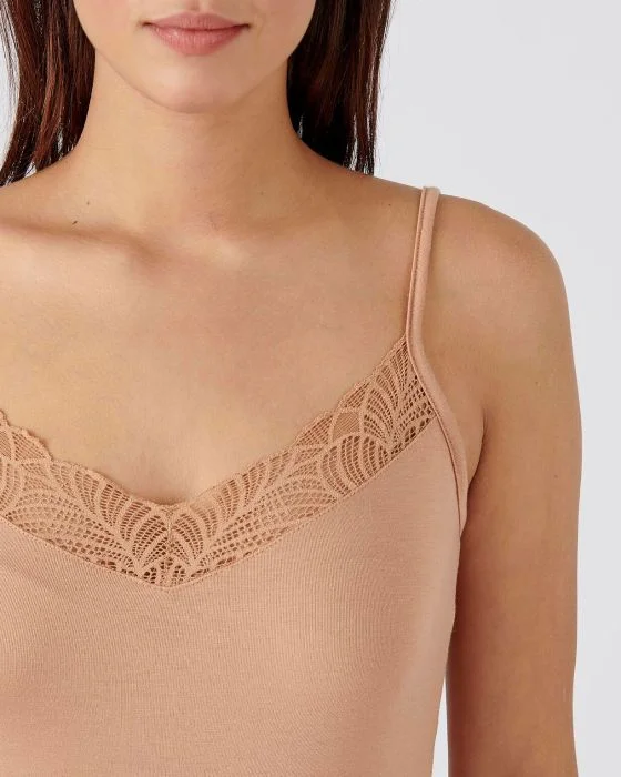 Body orné de dentelle, invisible Thermolactyl