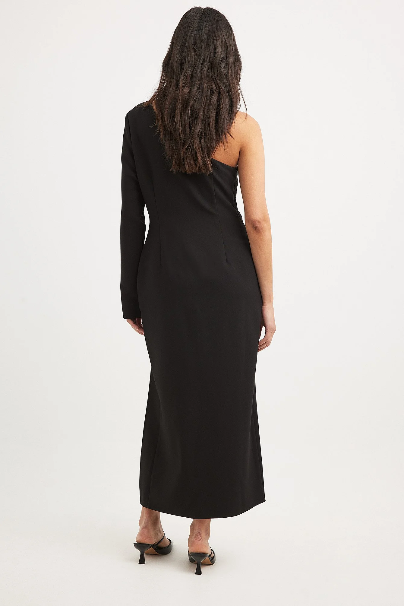 Einseitig schulterfreies Midikleid