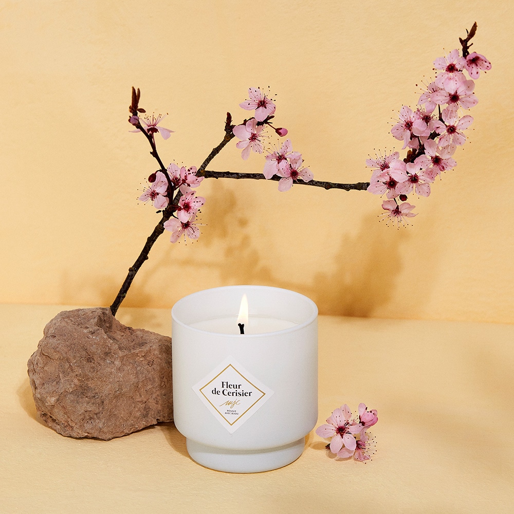 my jolie candle Bougie collier or bille beige fleur de cerisier Bougie