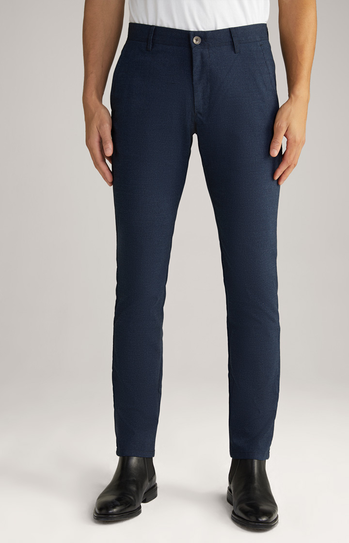 Chino Matthew in Navy meliert