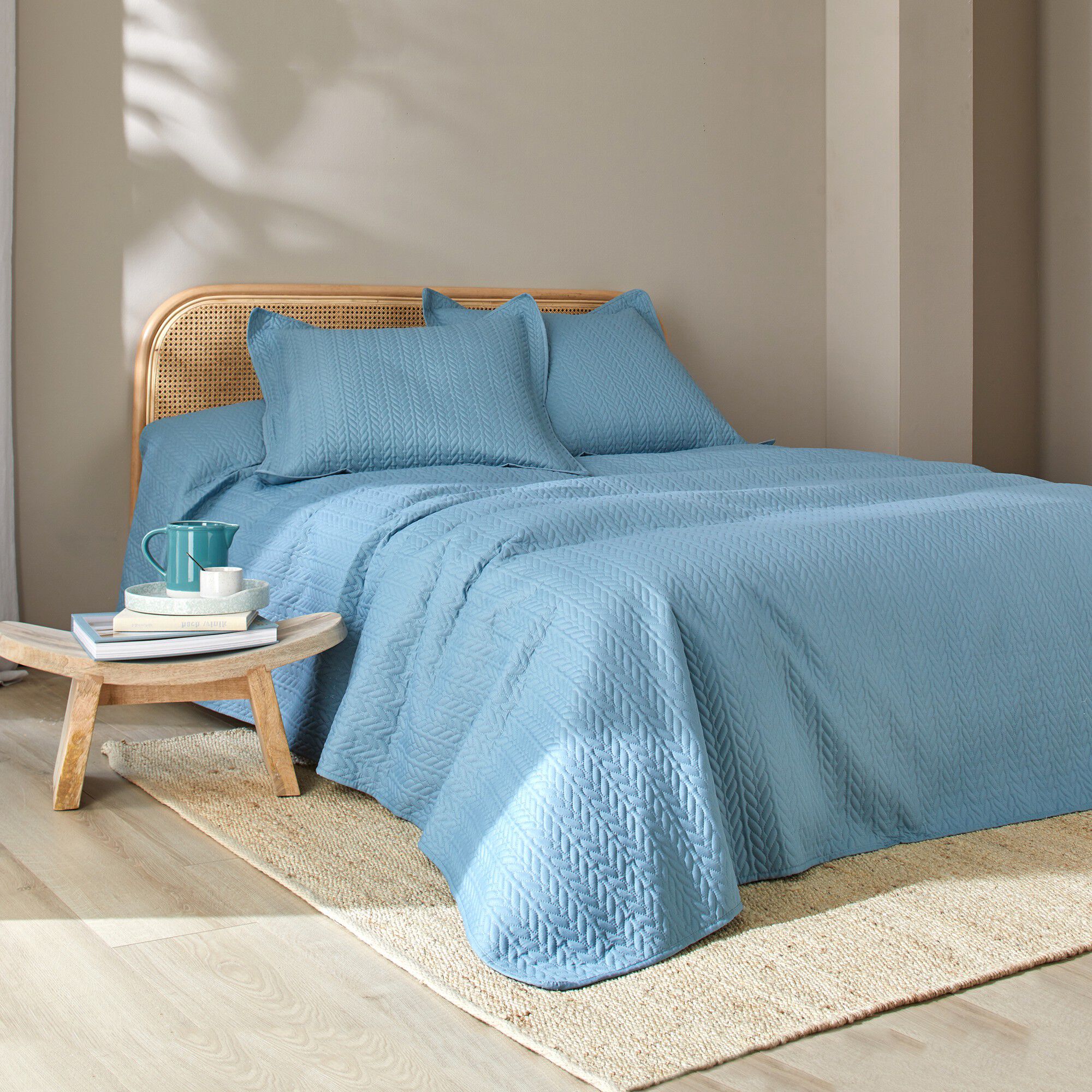 Couvre-lit matelassé microfibre motif géométrique