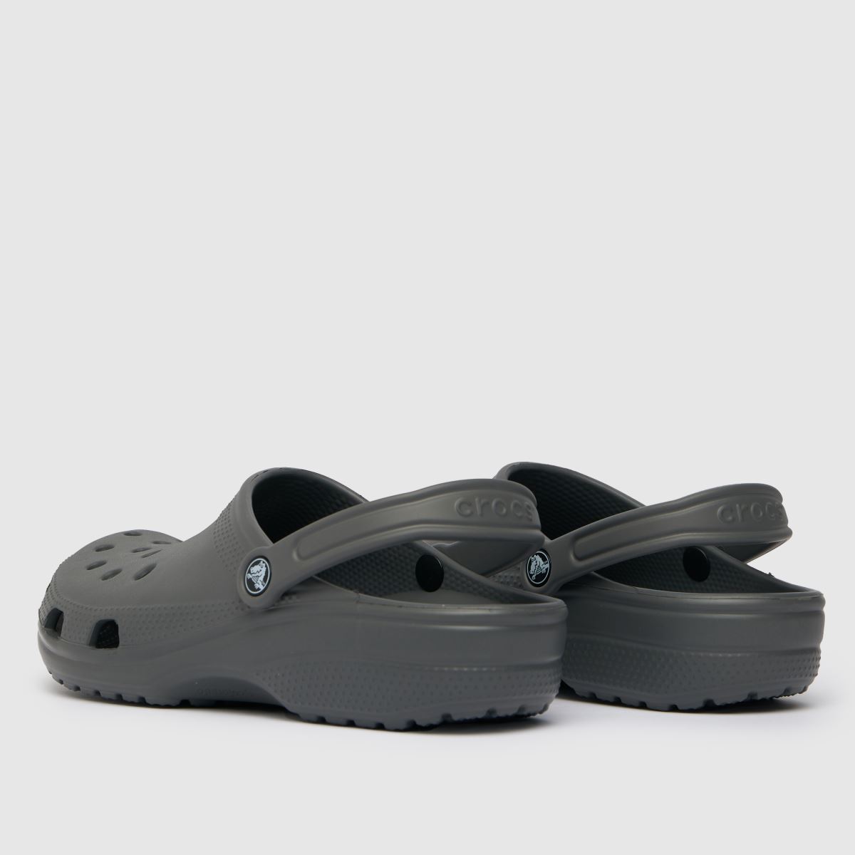 Crocs Classic klumpa szandál szürke színben
