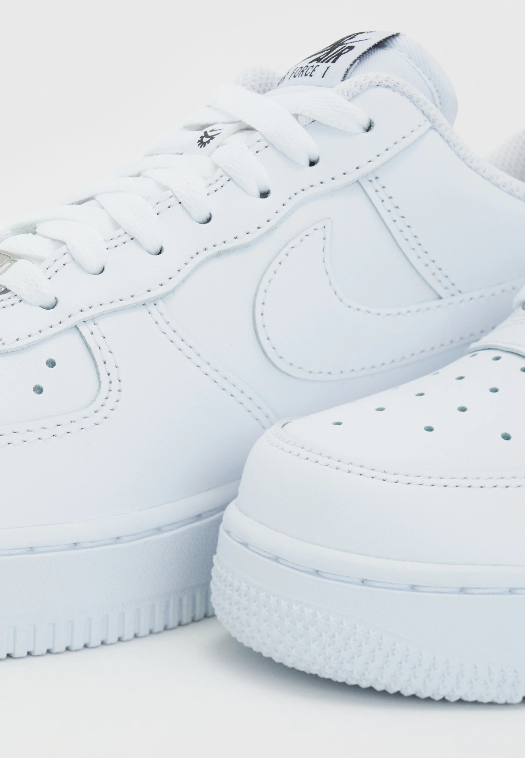 Nike Sportswear AIR FORCE 1 07 FLYEASE - Zapatillas bajas