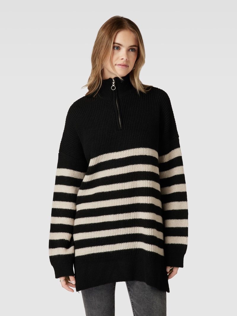 Strickpullover mit Stehkragen und Reißverschluss Modell 'ALFRIDA' in schwarz