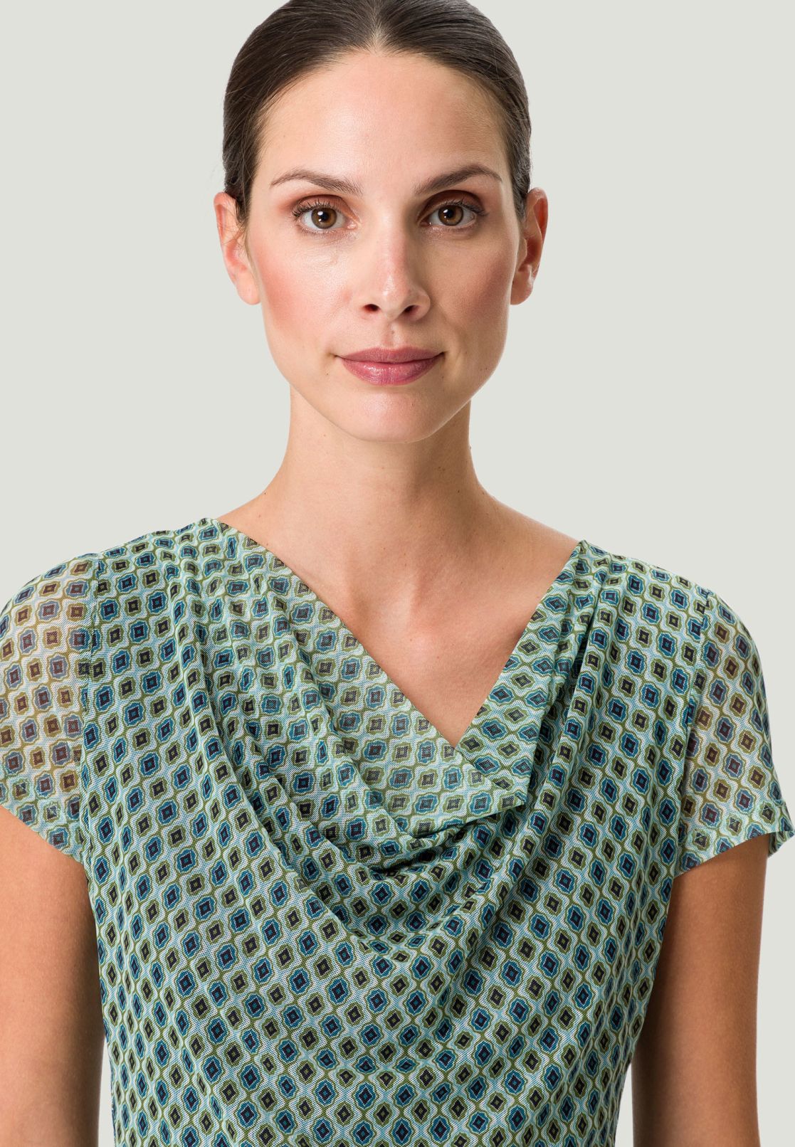 Minikleid mit Wasserfallausschnitt