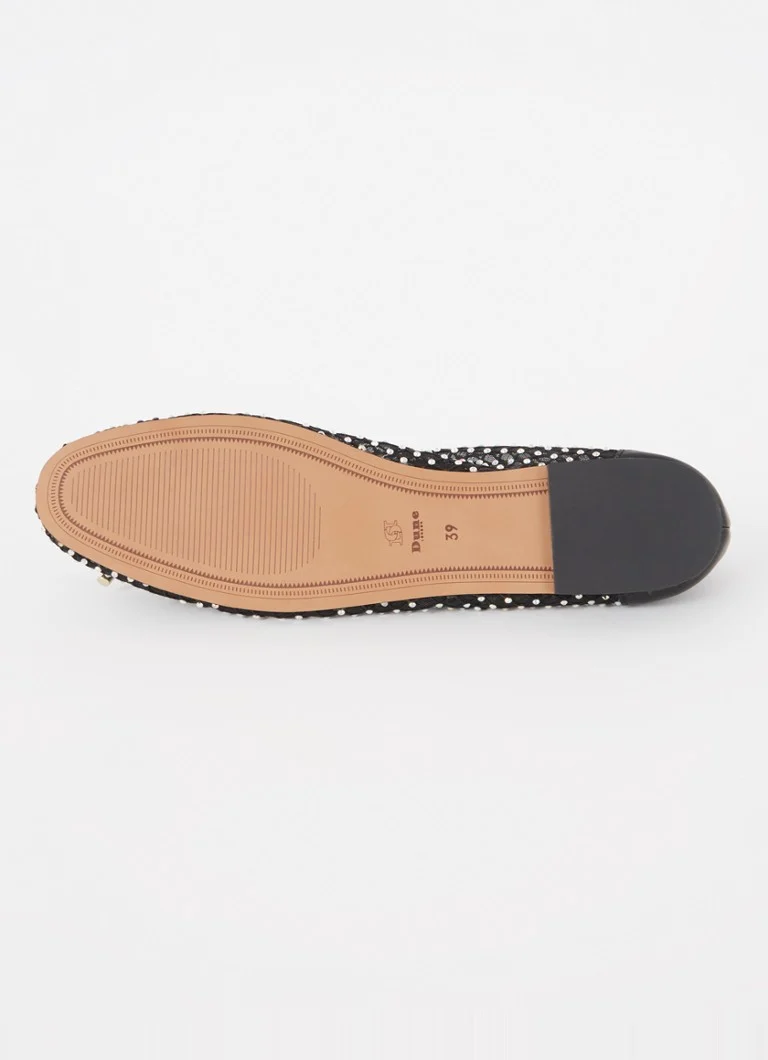 Dune London Happening-ballerina strasseilla