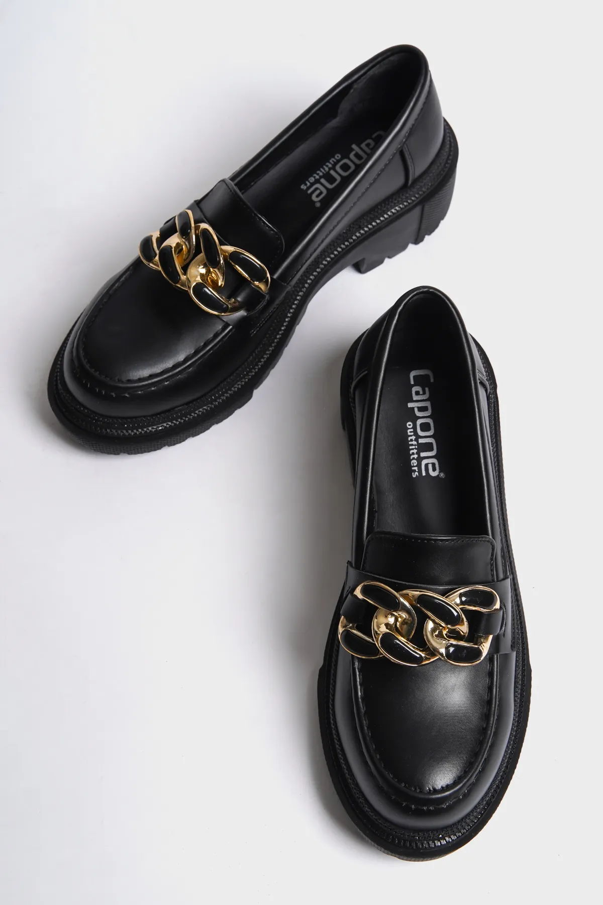 Capone Outfitters  Damen-Loafer mit goldfarbener Schnalle