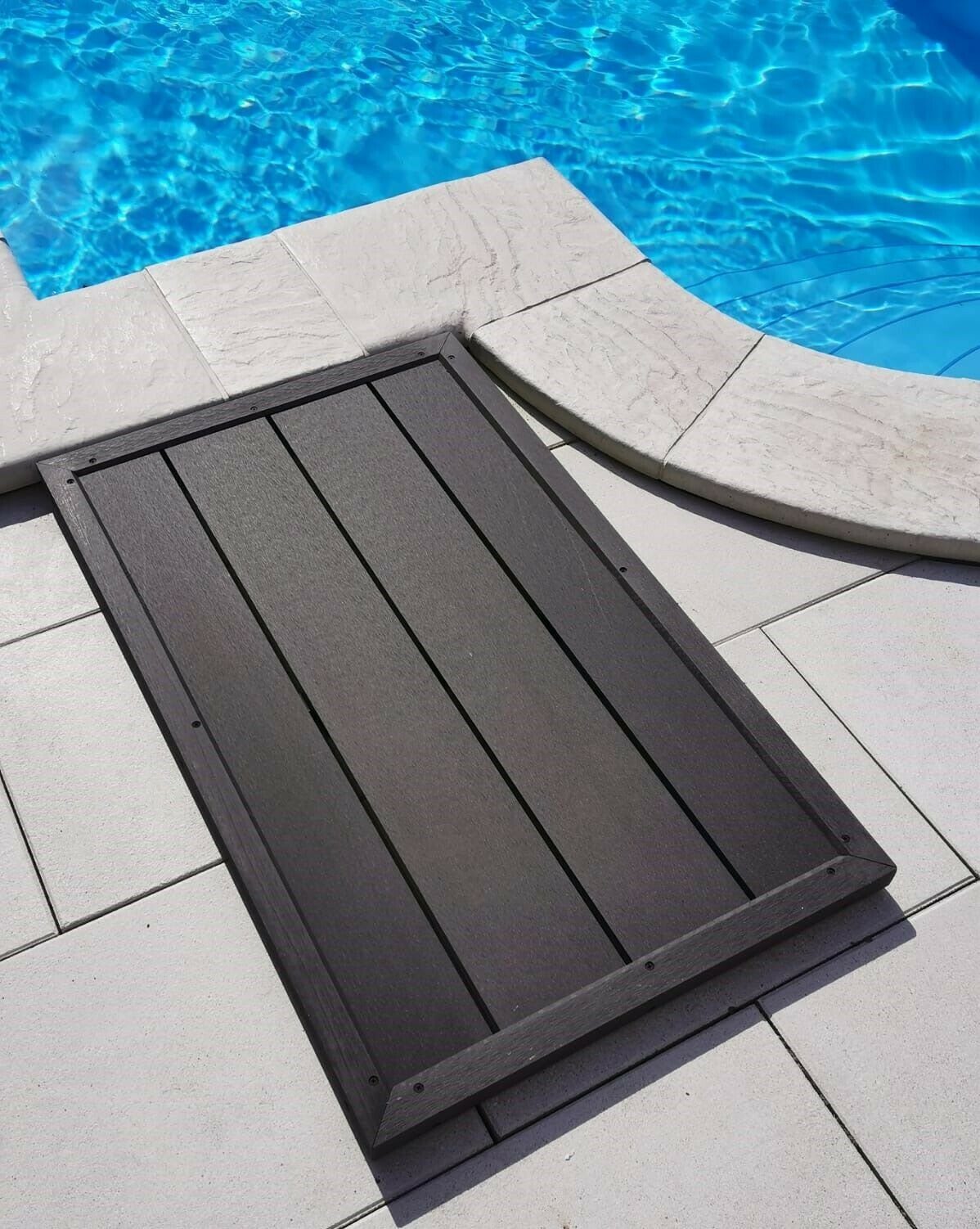 CARIBIC Solardusche WPC Bodenelement Solardusche Dusche Pool Pooldusche Aussendusche Gartendusche Massive BauweiseEdles DesignVermindert Schmutzeintrag