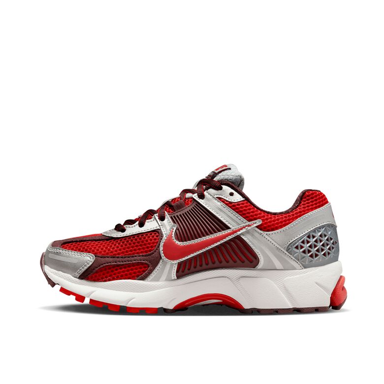 NIKE Wmns Zoom Vomero 5 ''Mystic Red'' mystic red/mystic red-mtlc platinum