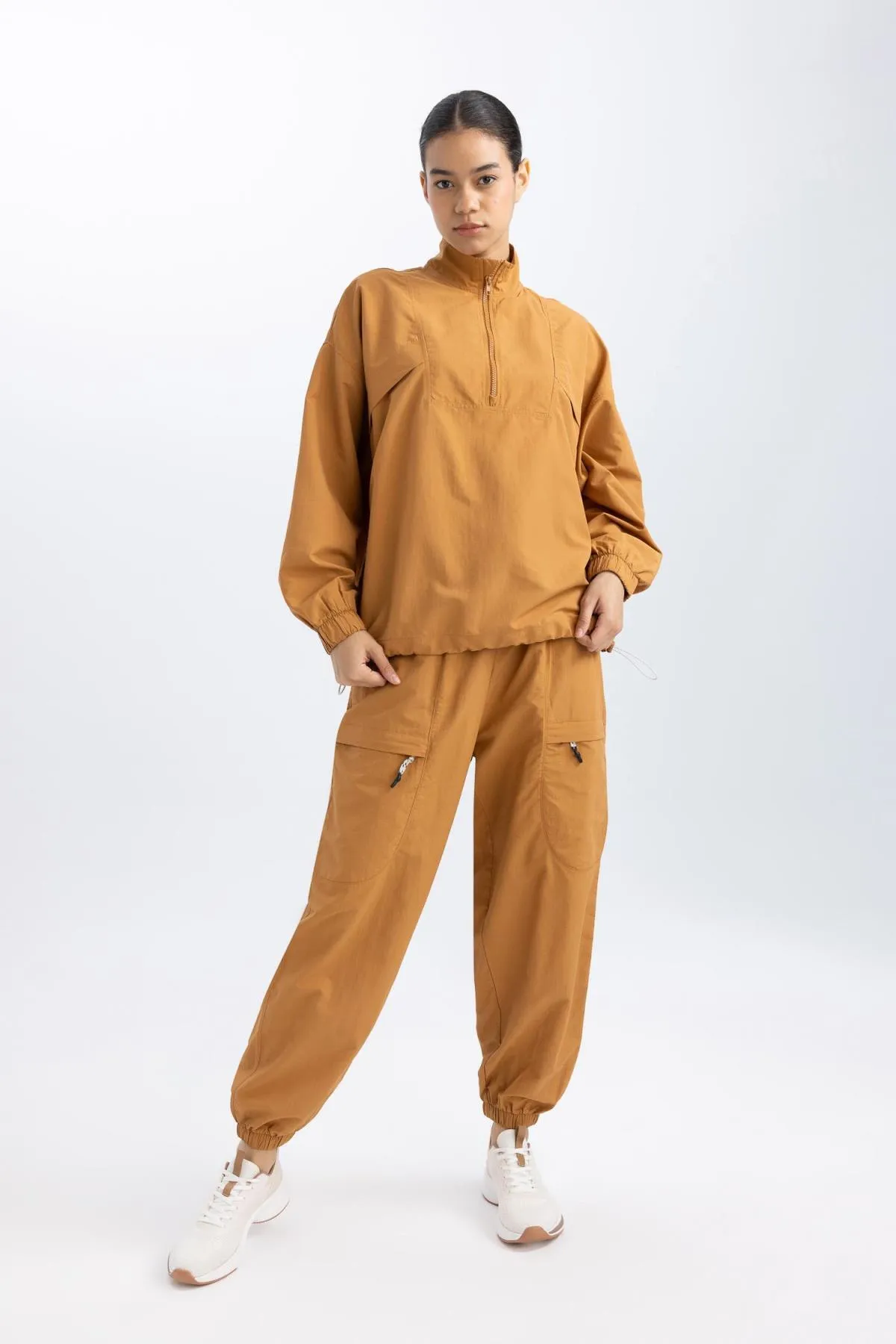 DeFacto  DeFactoFit Jogginghose mit lockerer Passform und zwei Taschen, Jogger-Bein, Standardgröße, B4214AX24SP