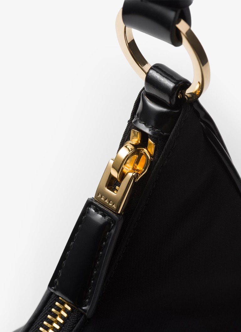 Prada Re-Edition 2002 Re-Nylon-veske med skinndetaljer