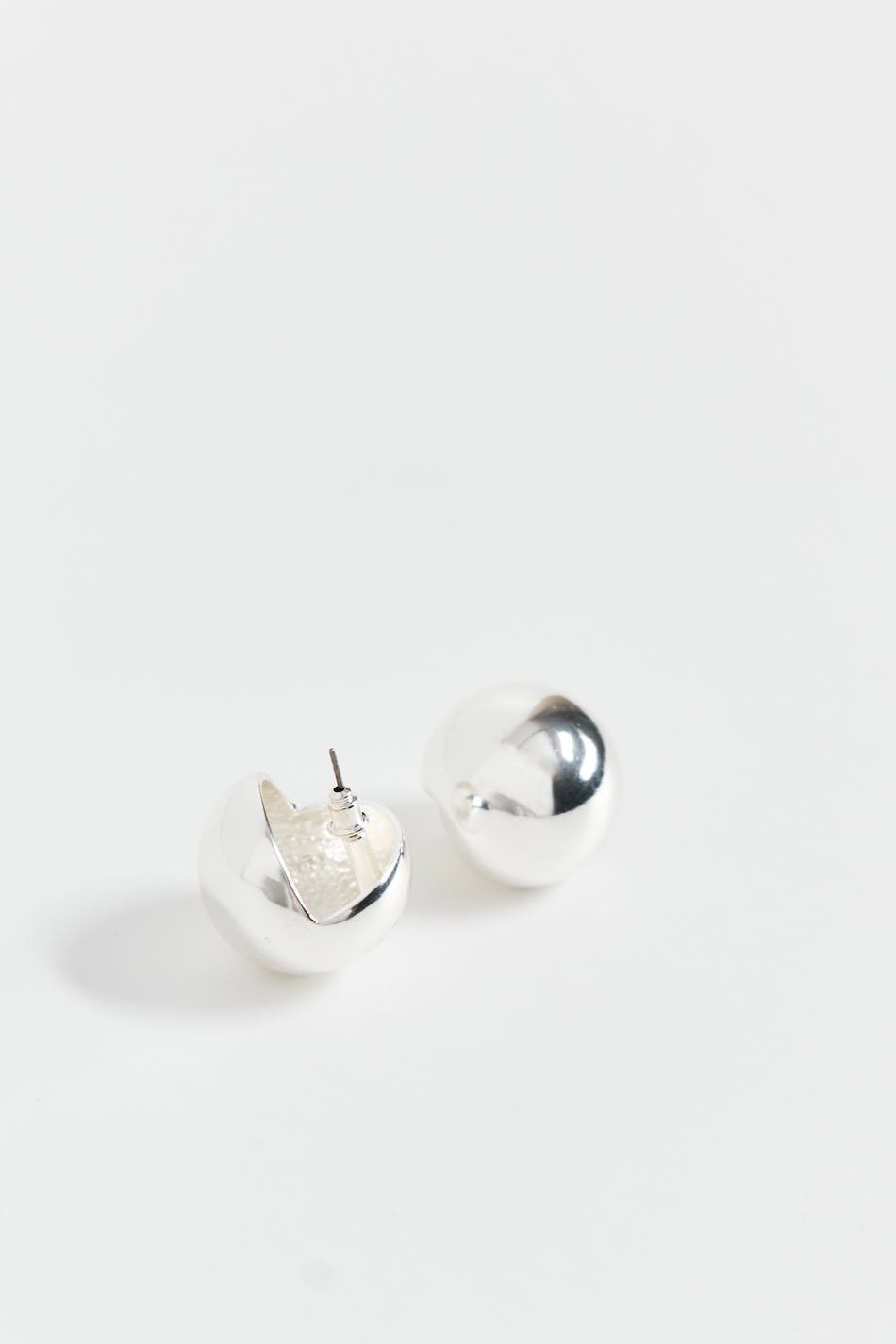 Big round earrings