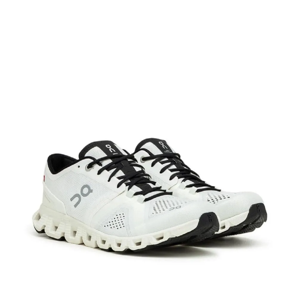ON Cloud X 40.99702 / weiss