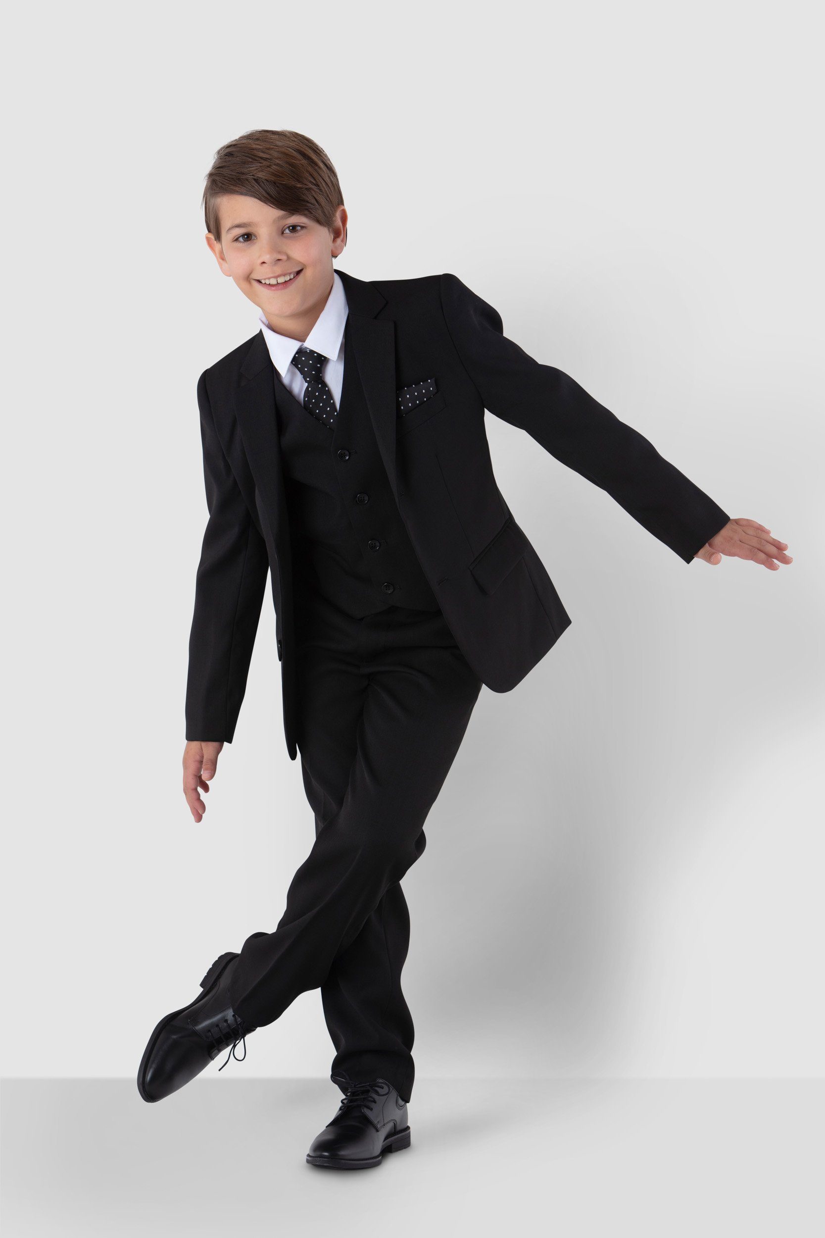 Melli-Trends Kinderanzug Kommunionanzug Jungen Anzug 6-teilig in Schwarz (Set: Sakko, Weste, Hemd, Hose, Krawatte und Einstecktuch) festlich, elegant