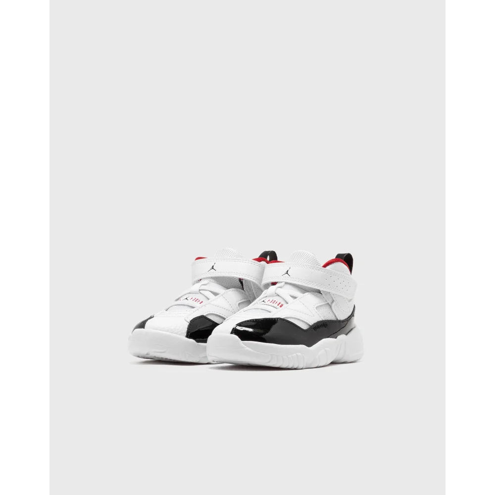 NIKE JORDAN Jumpman Two Trey DQ8433-106 / weiss