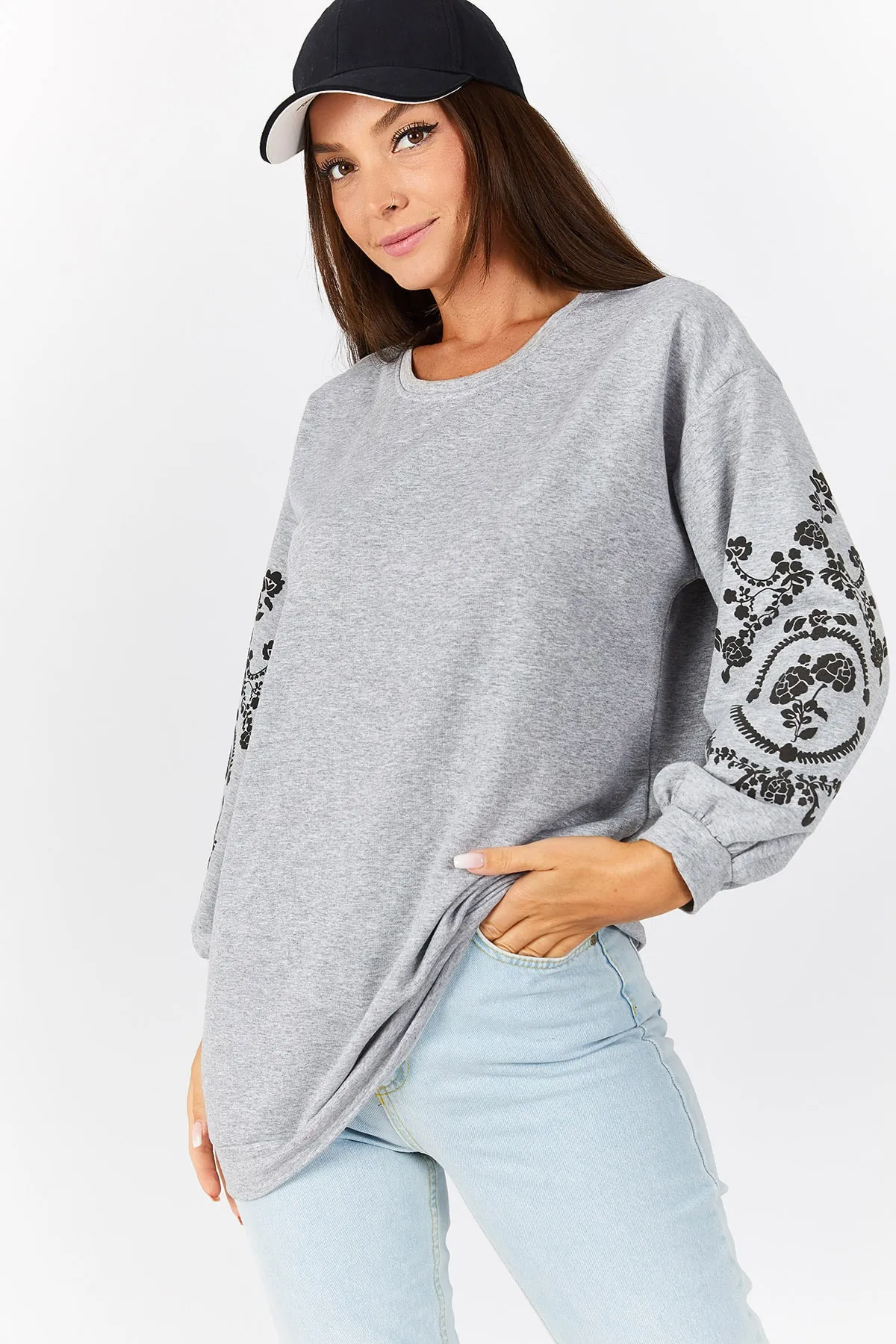 armonika  Graumelierte Damen-Tunika mit rundem Ausschnitt und geprägten Ärmeln ARM-21K024033