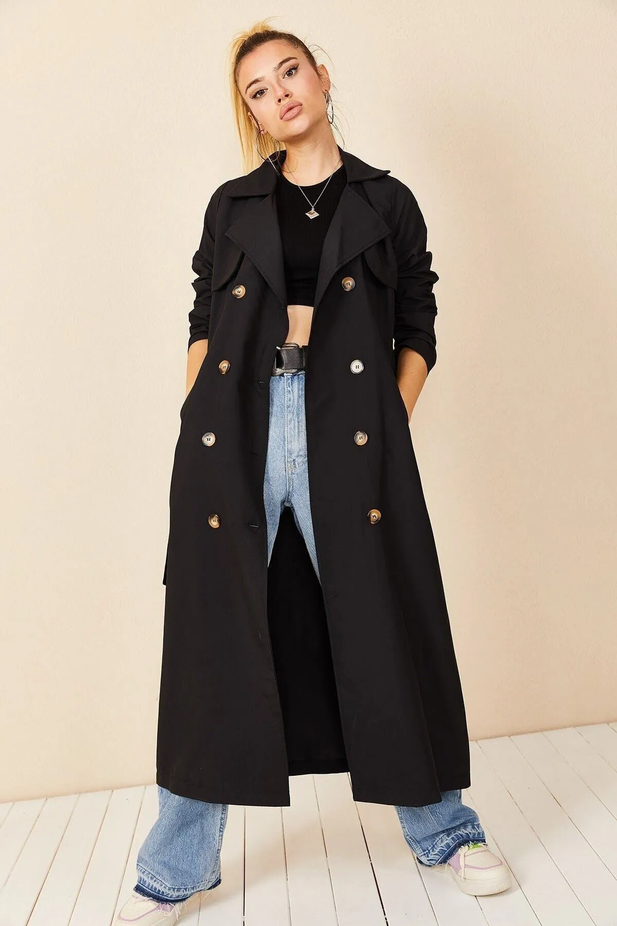 VOLT CLOTHİNG  Schwarzer Trenchcoat mit Schalkragen und Knöpfen für Damen