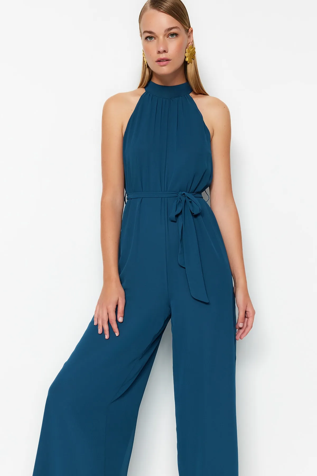 Trendyol Collection  Gewebter Overall aus Öl-Chiffon TWOSS23TU00093