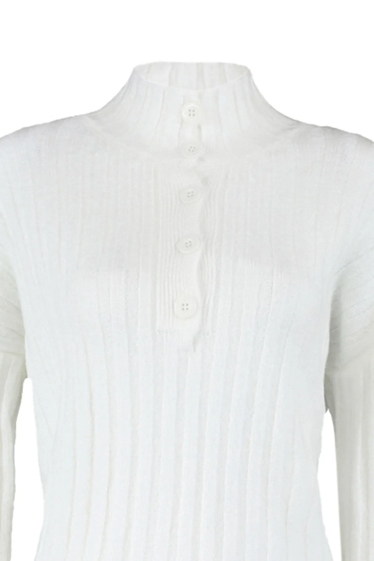 Trendyol Collection  Ecrufarbener, weich strukturierter Strickpullover mit Stehkragen und weiter Passform TWOAW21KZ0783