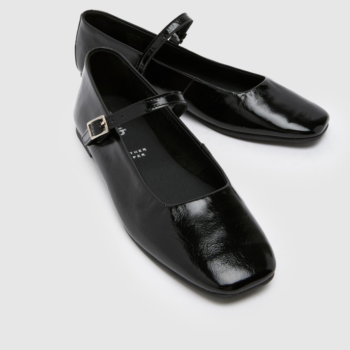Schuh – Layna – Svarta ballerinaskor i läder med platta platta skor
