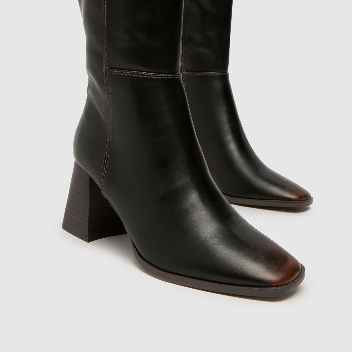 Schuh Dova térdig érő csizma barna színben