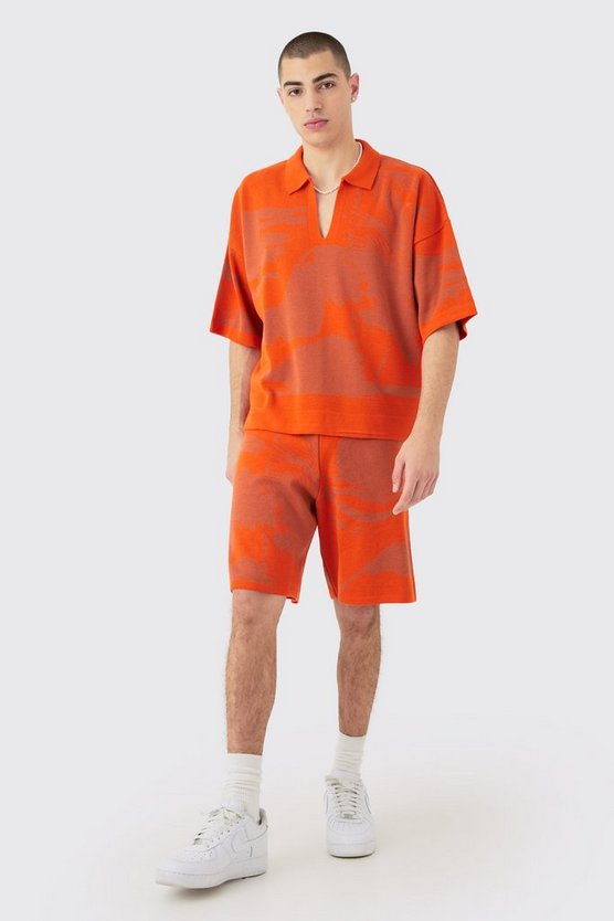Kastiges Poloshirt und Shorts