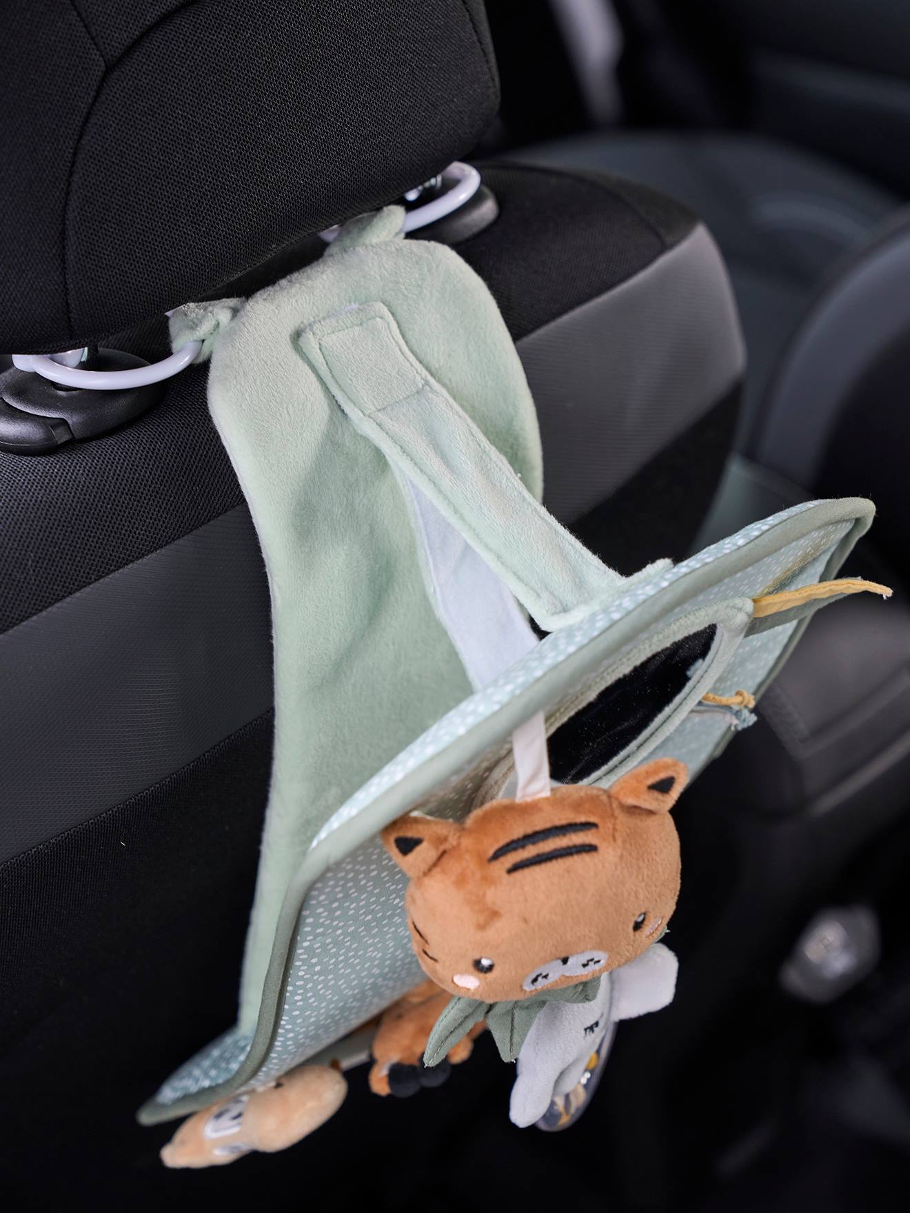 Panneau d'activités pour voiture TANZANIE vert clair uni avec decor