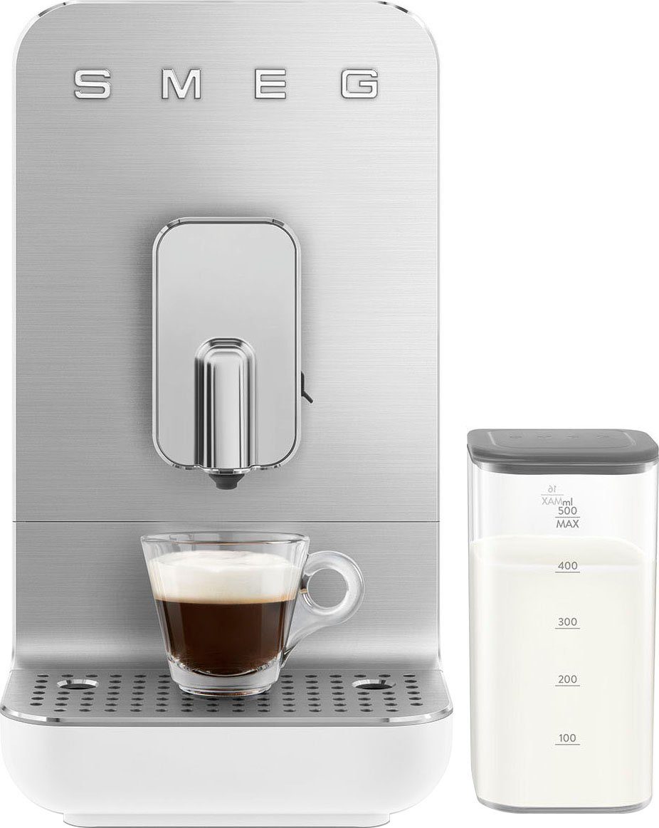 Smeg Kaffeevollautomat BCC13WHMEU, inkl. Milchbehälter