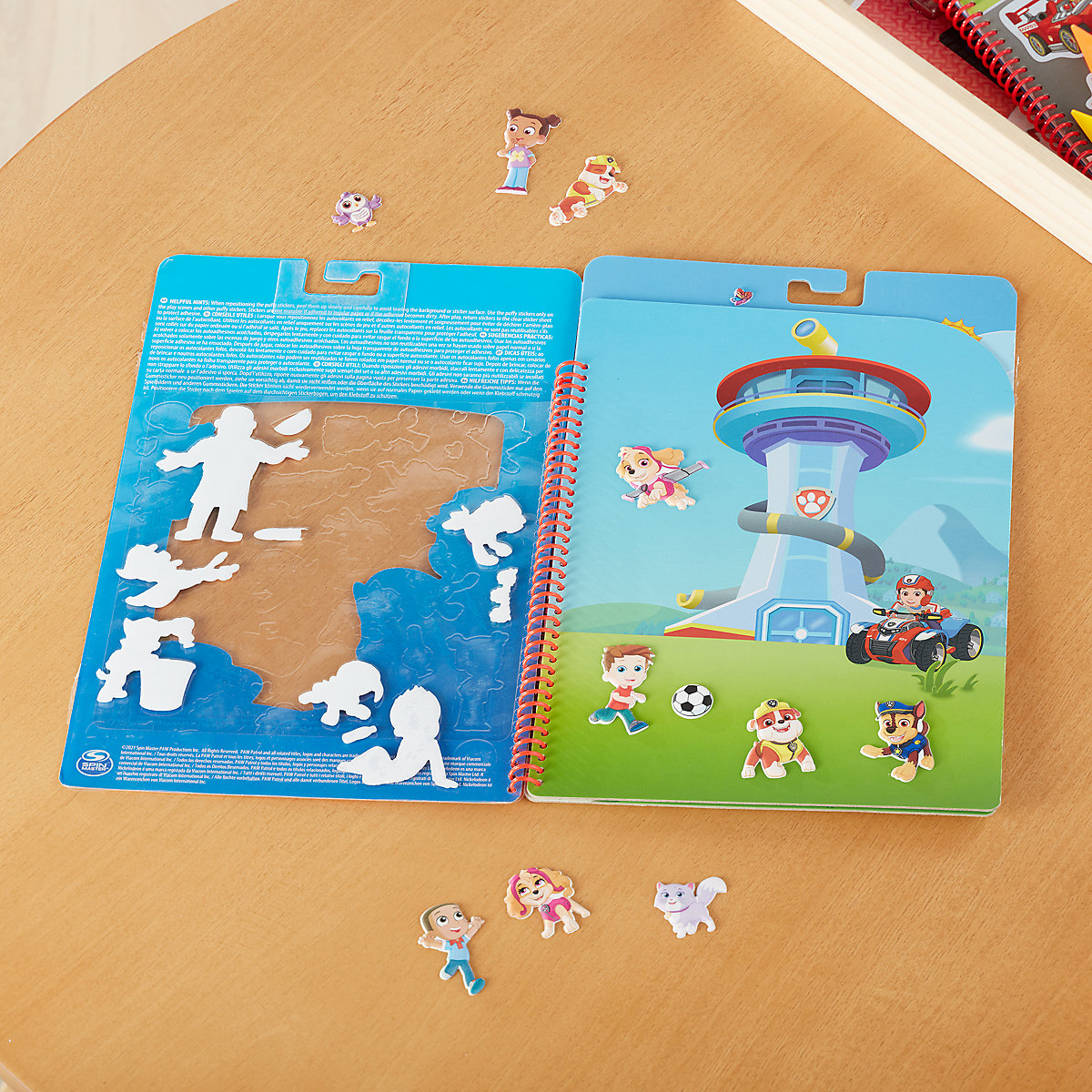 PAW Patrol Wiederaufklebbare, bauschige Sticker – Abenteuerbucht