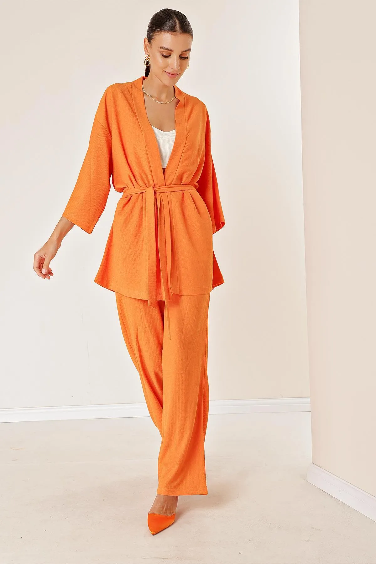 By Saygı  Faltiges Hosen- und Taschen-Kimono-Set in Orange