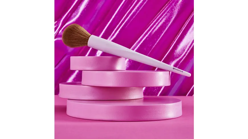 essence Blush & Highlighter Brush