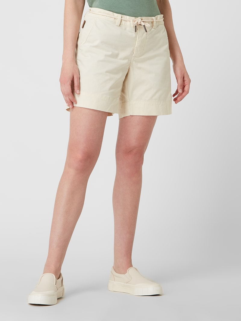 Shorts mit Gürtel Modell 'Jule' in ecru