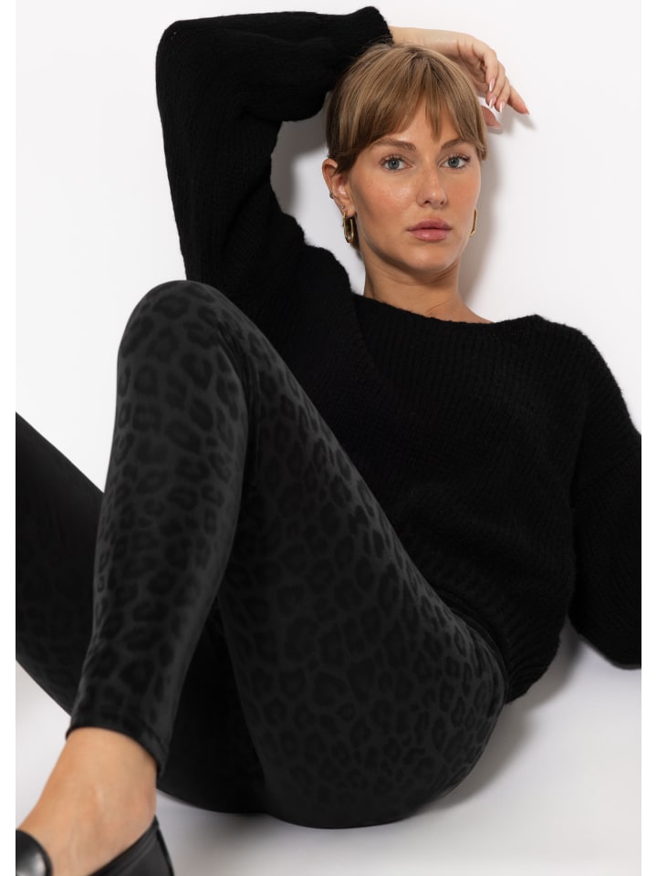 SASSYCLASSY Kunstleder Leggings mit Leo Print in Schwarz günstig kaufen