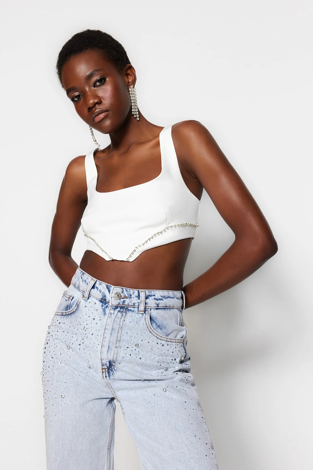 Trendyol Collection  Ecrufarbenes, bauchfreies, gefüttertes, gewebtes Braut-Bustier mit glänzendem Stein TPRSS23BS00089