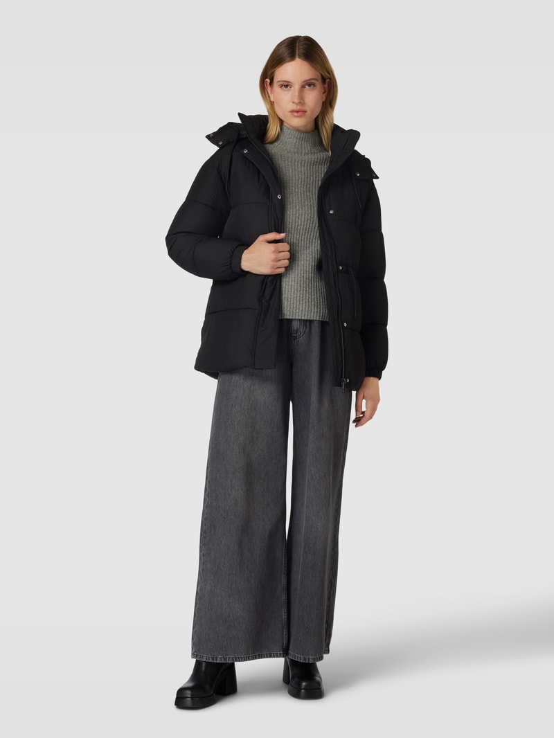 Steppjacke mit Kapuze in schwarz