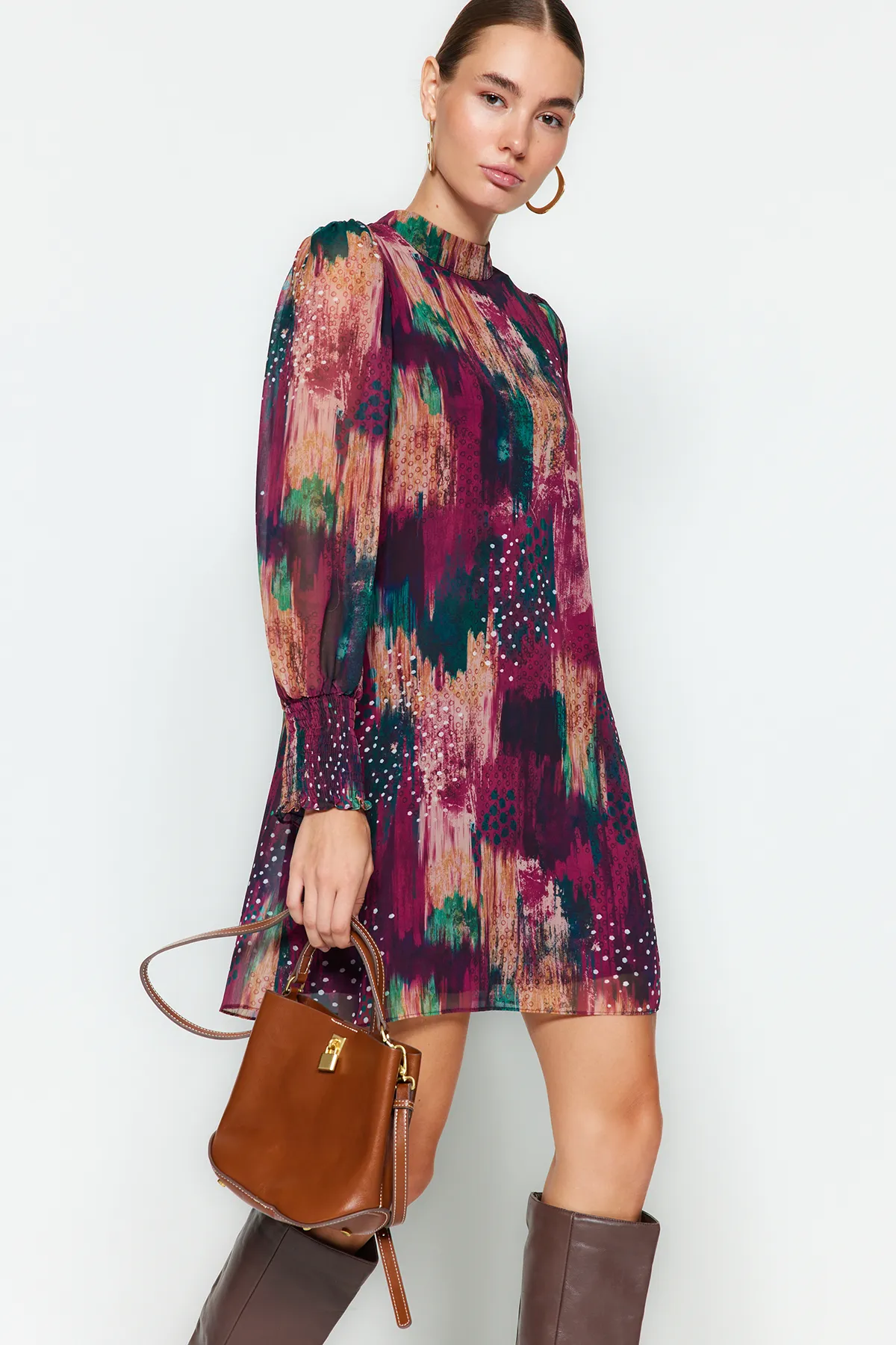 Trendyol Collection  Mehrfarbiges, bedrucktes Mini-Webkleid mit geradem Schnitt TWOAW24EL00573