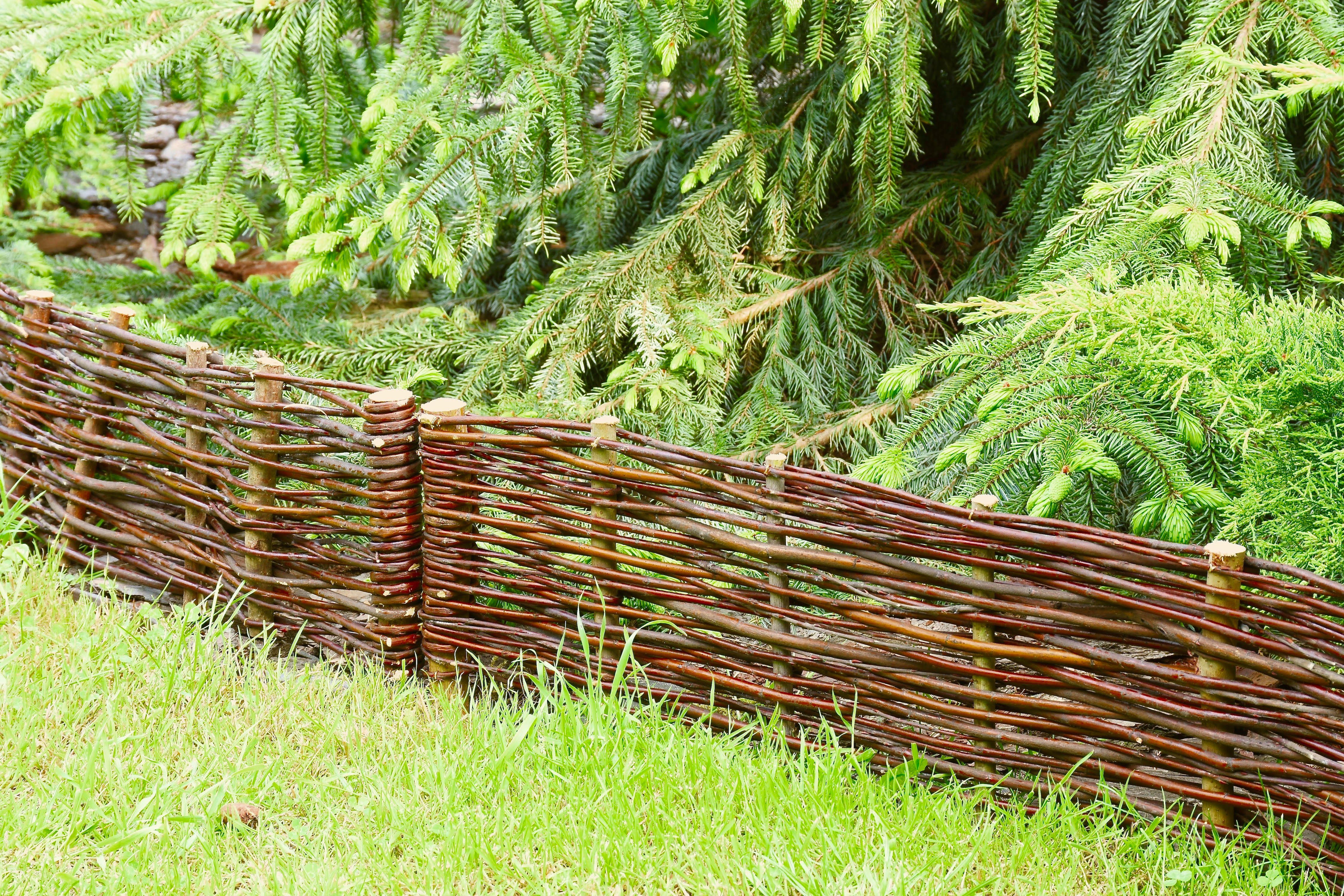 sunnypillow Beetbegrenzung Beeteinfassung aus Weide Weidenzaun Rasenkante Palisade