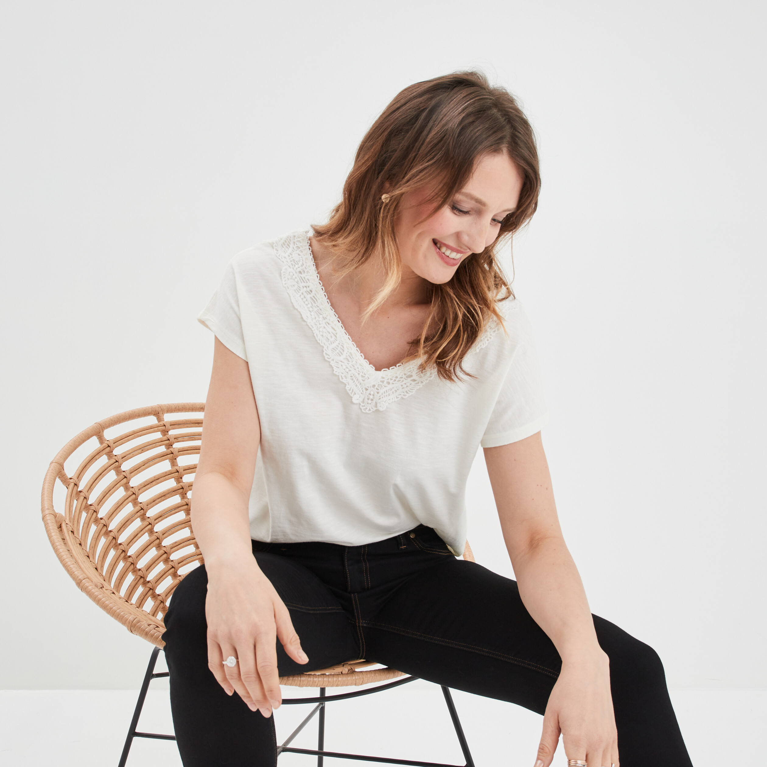 T-shirt col V macramé manches courtes blanc femme | La Halle