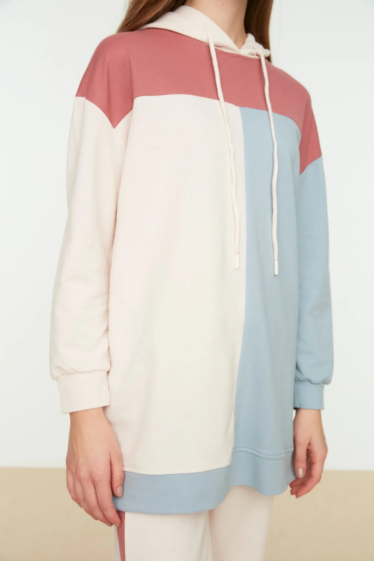 Trendyol Modest  Ecru gestricktes Hijab-Trainingsanzug-Set TCTSS22EN0001