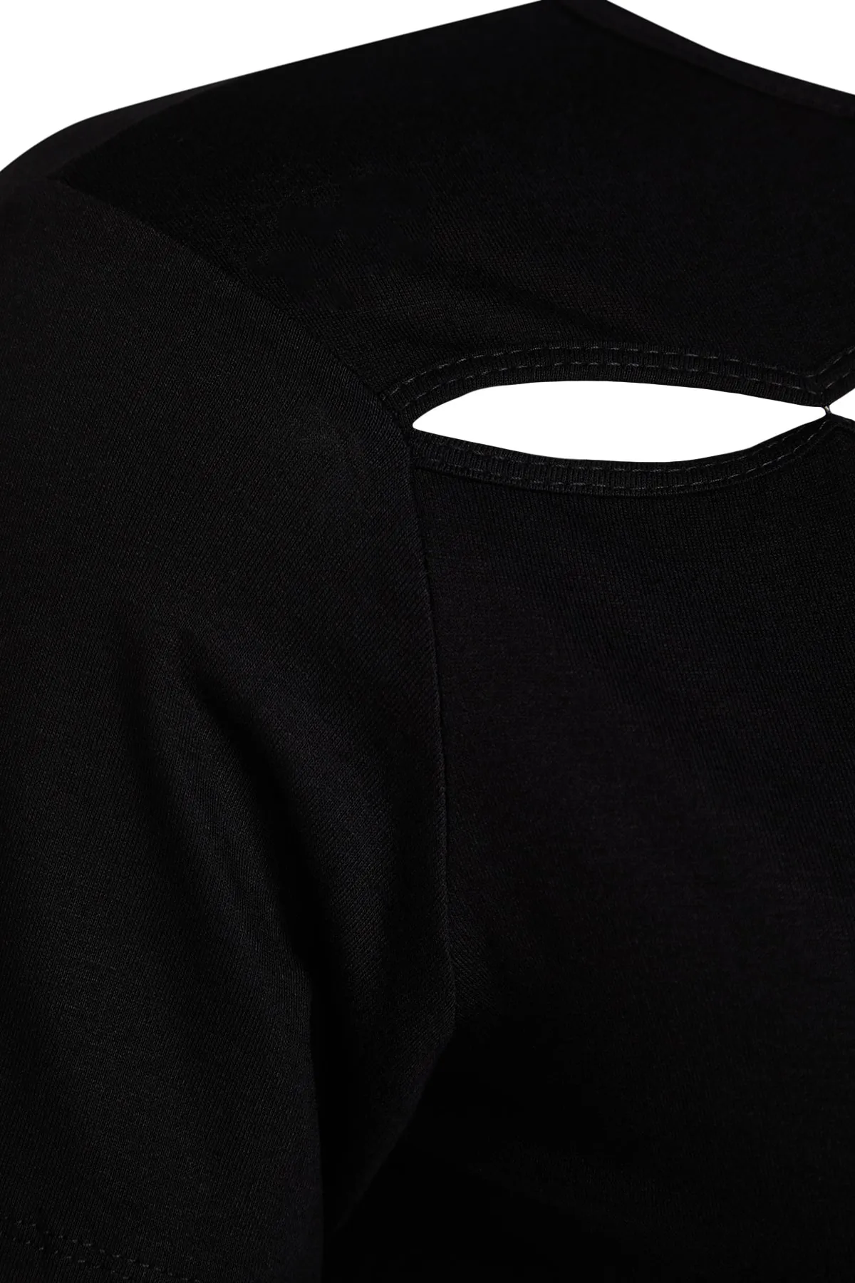 Trendyol Curve  Schwarze, detaillierte Strickbluse mit Ausschnitten TBSSS22AF0012