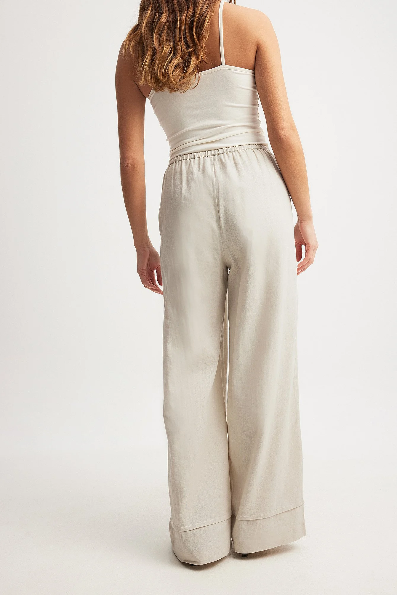 Umgeschlagene Leinenhose mit Kordelzug