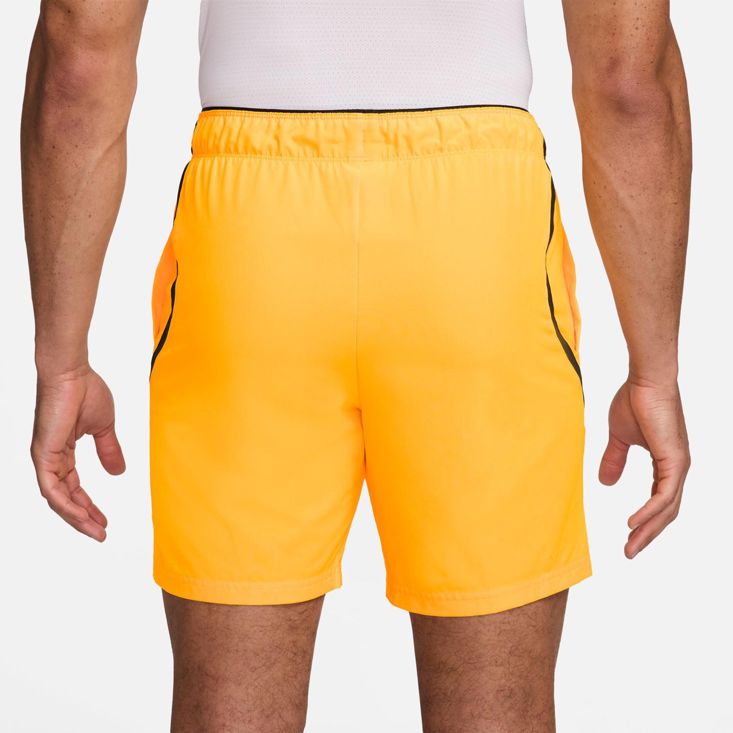Dri-Fit Court Advantage 7in Shorts Herren - Orange, Schwarz